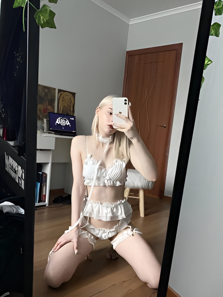 Мальвина привлекальеная девушка из Когалым цена от 5000 руб