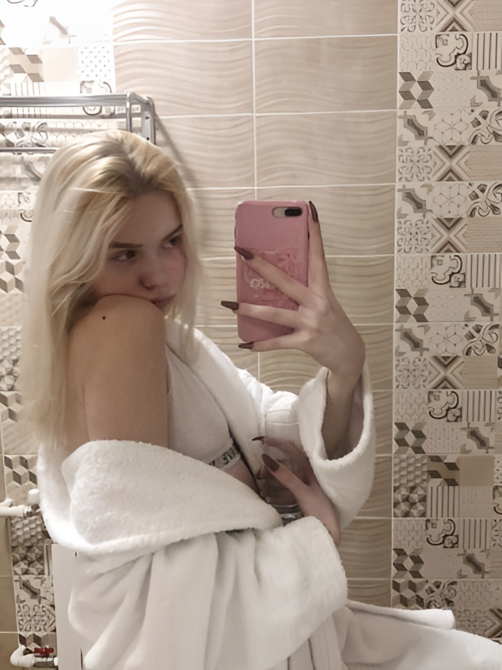 Юля привлекальеная девушка из Когалым цена от 10000 руб