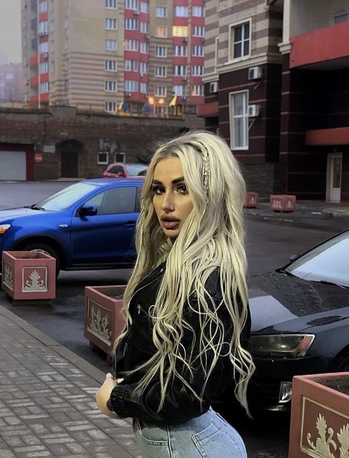 🎥 Алиса привлекальеная девушка из Когалым цена от 6000 руб